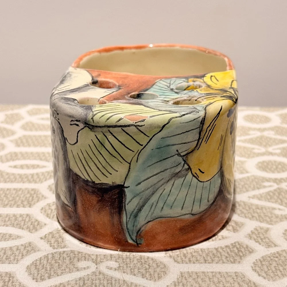 Mayolica Santa Rosa Guanajuato Pottery Toothbrush holder or makeup brush holder